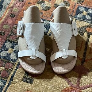 Donald J Pliner White Snake Embossed Ofelia Wedge Open Toe Slides sz 8.5